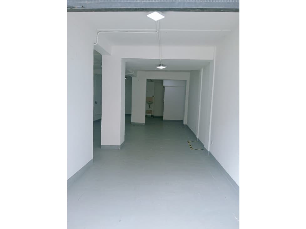 SE ARRIENDA LOCAL EN EL CENTRO - 1