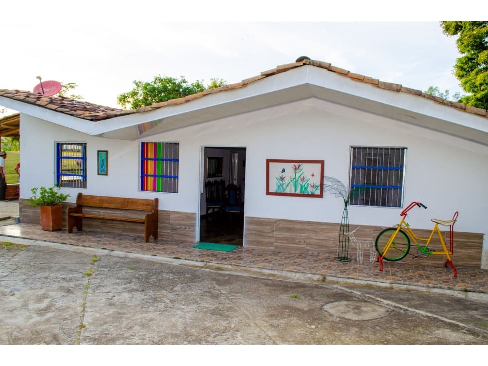 Se vende finca La Margarita en Alcalá con piscina - 1