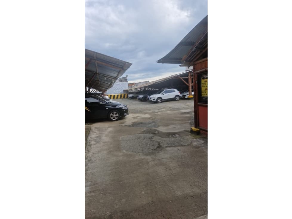 SE VENDE PARQUEADERO EN CENTRO BIEN UBICADO - 1