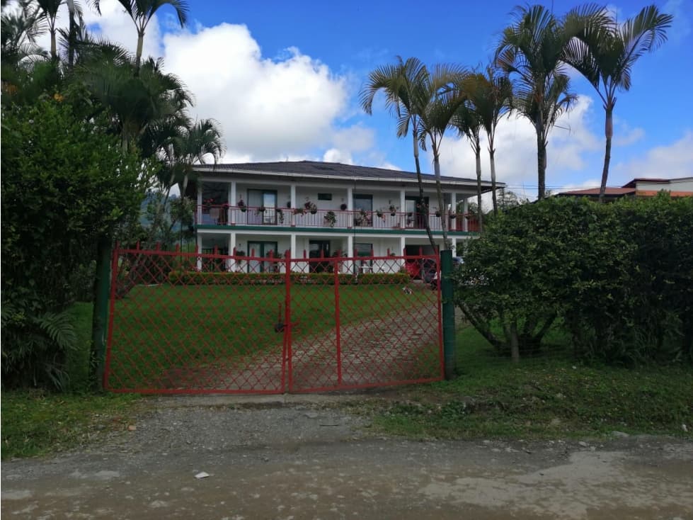 SE VENDE CASA CAMPESTRE EN SANTA ROSA - 1