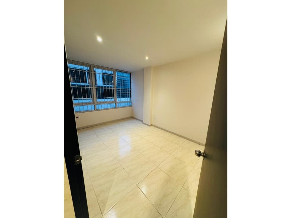 ¡SE ARRIENDA HERMOSA OFICINA EN EL CENTRO DE PEREIRA! - 1