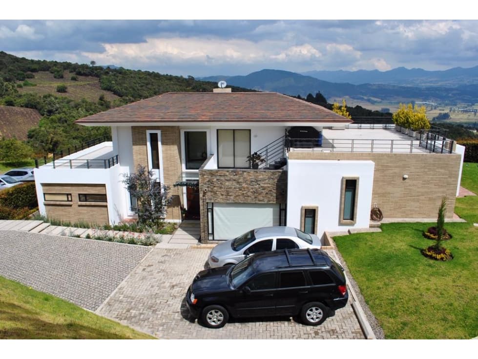 INIGUALABLE CASA EN VENTA - YERBABUENA, SOPÓ - C/MARCA - 1