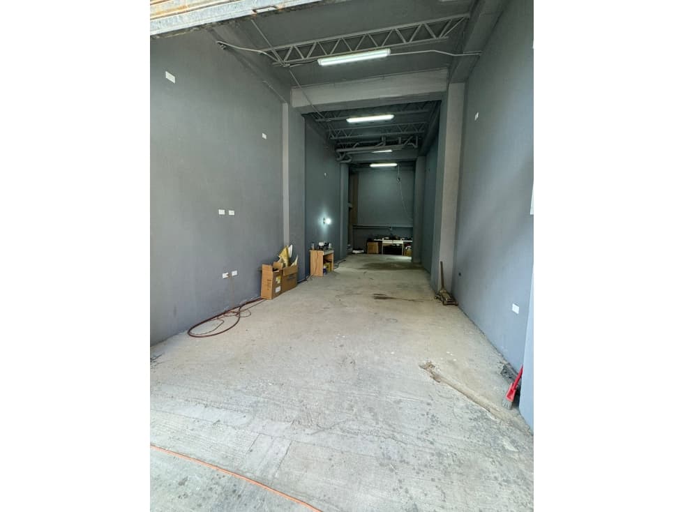 60 M2 arriendo local sabaneta - 1