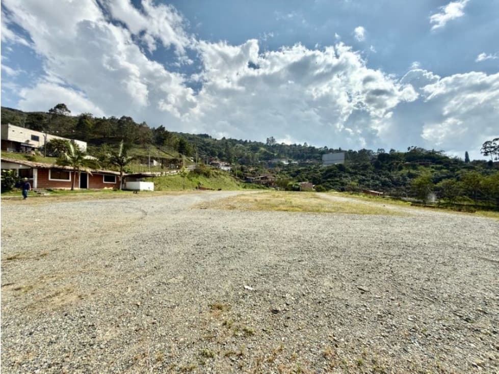 10488m2 lote con bodega en arriendo - 1