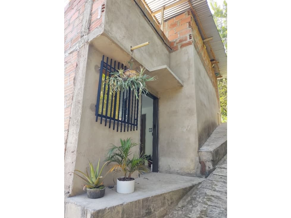 CASA PARA REMODELAR O INDEPENDENDIZAR EN ZONA RURAL DE BARBOSA - 1