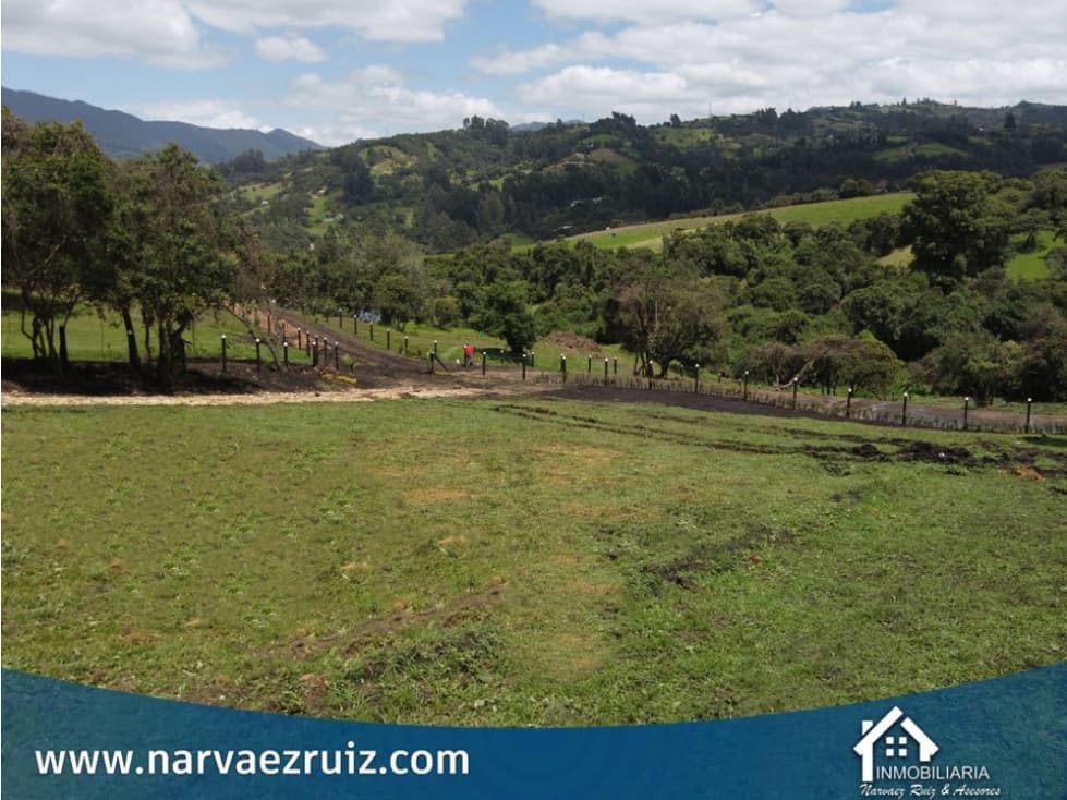 En Venta Hermoso Lote de 2.000 m2 en Tabio Rio Frio Oriental - 1