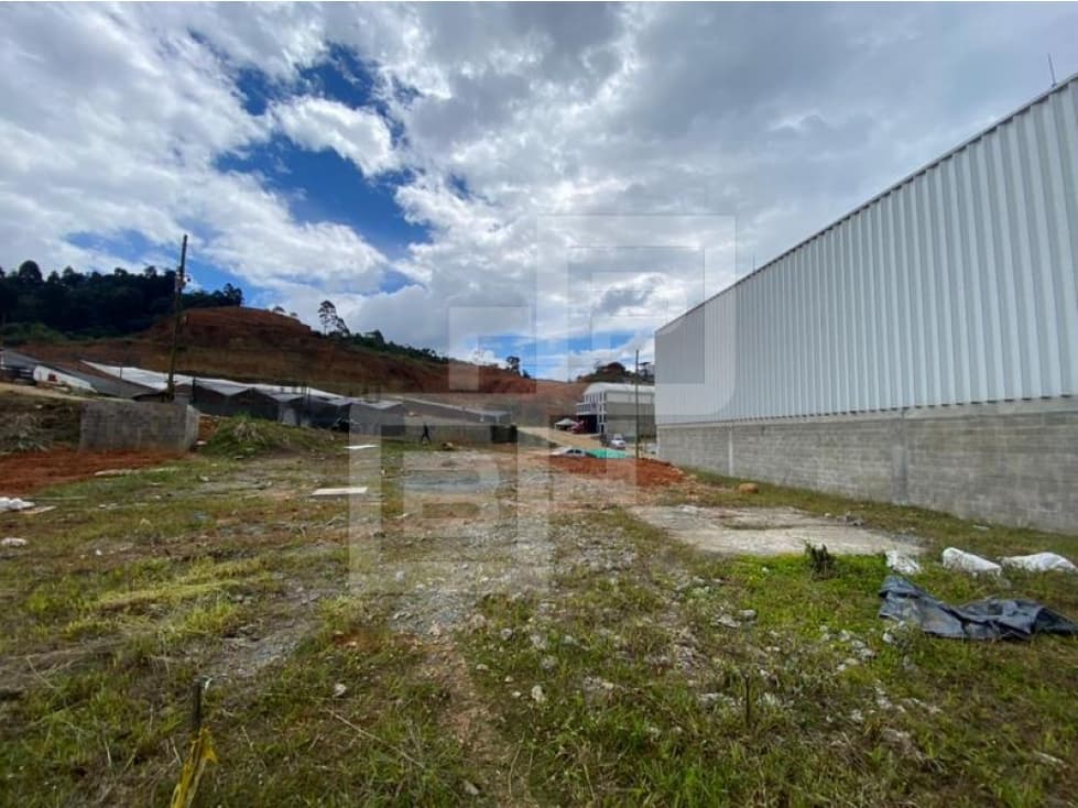 Lote en Venta Caldas Bodegas y Proyectos © Locales Oficinas - 1