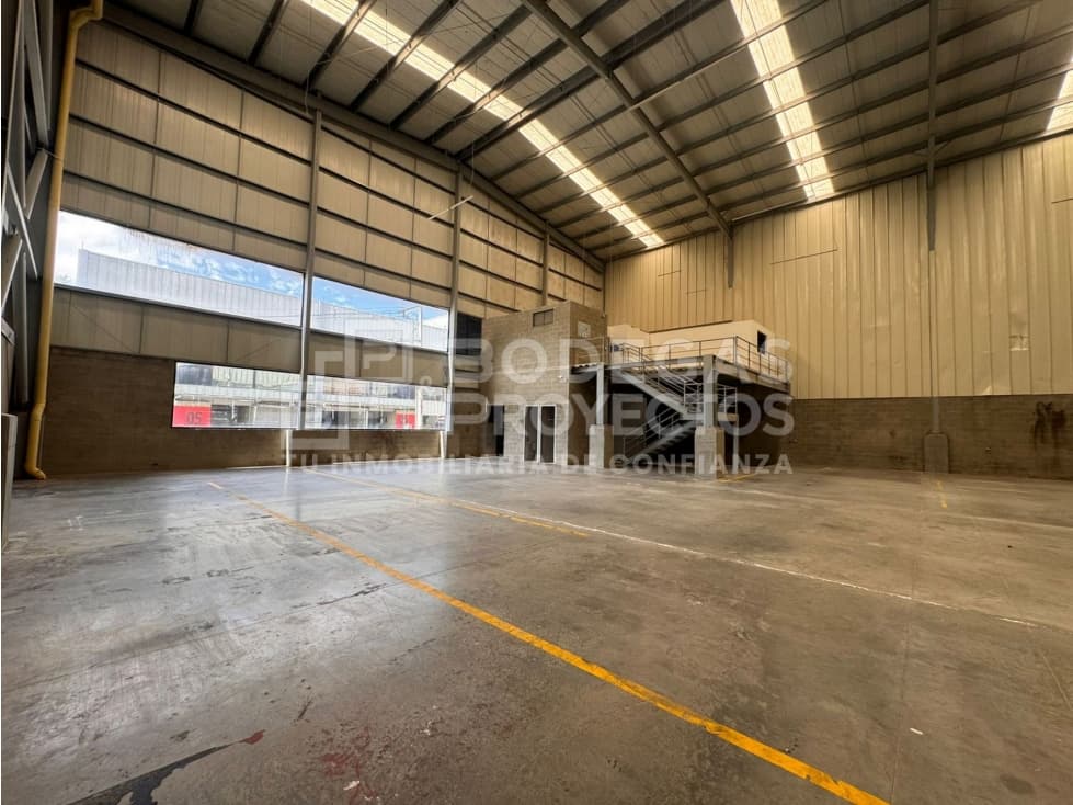 ARRIENDO BODEGA EN COPACABANA - 1