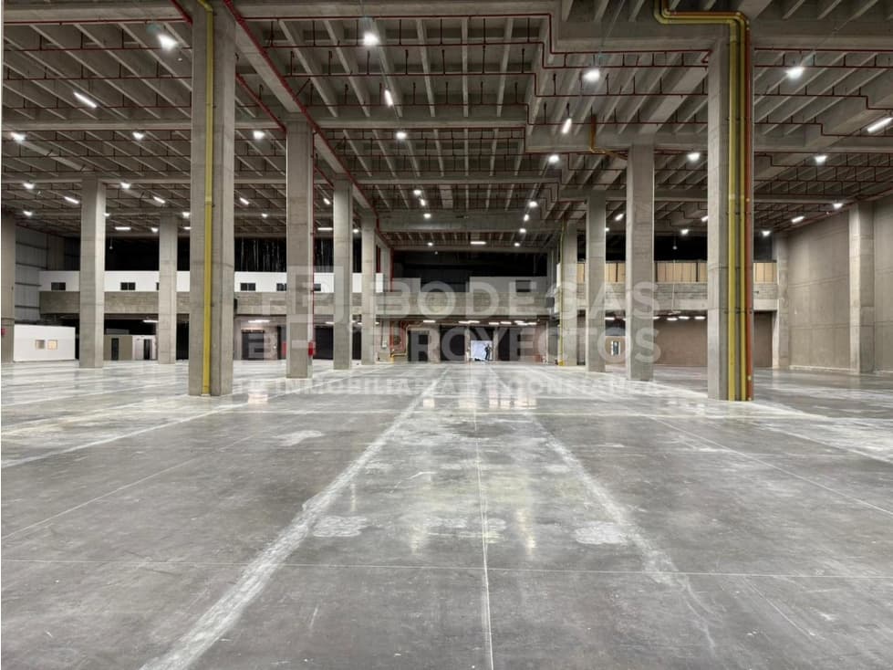 BODEGA DISPONIBLE PARA ARRIENDO EN LA ESTRELLA - 1