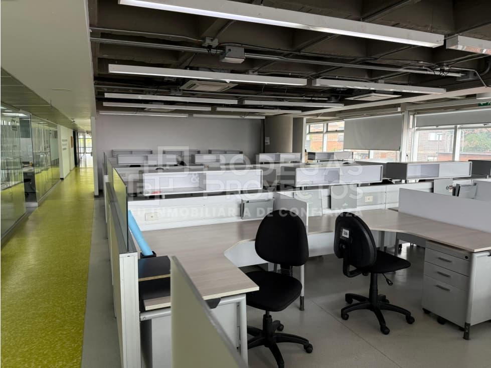 EXCLENTES OFICINAS ADMINISTRATIVAS EN ARRIENDO ITAGUI - 1