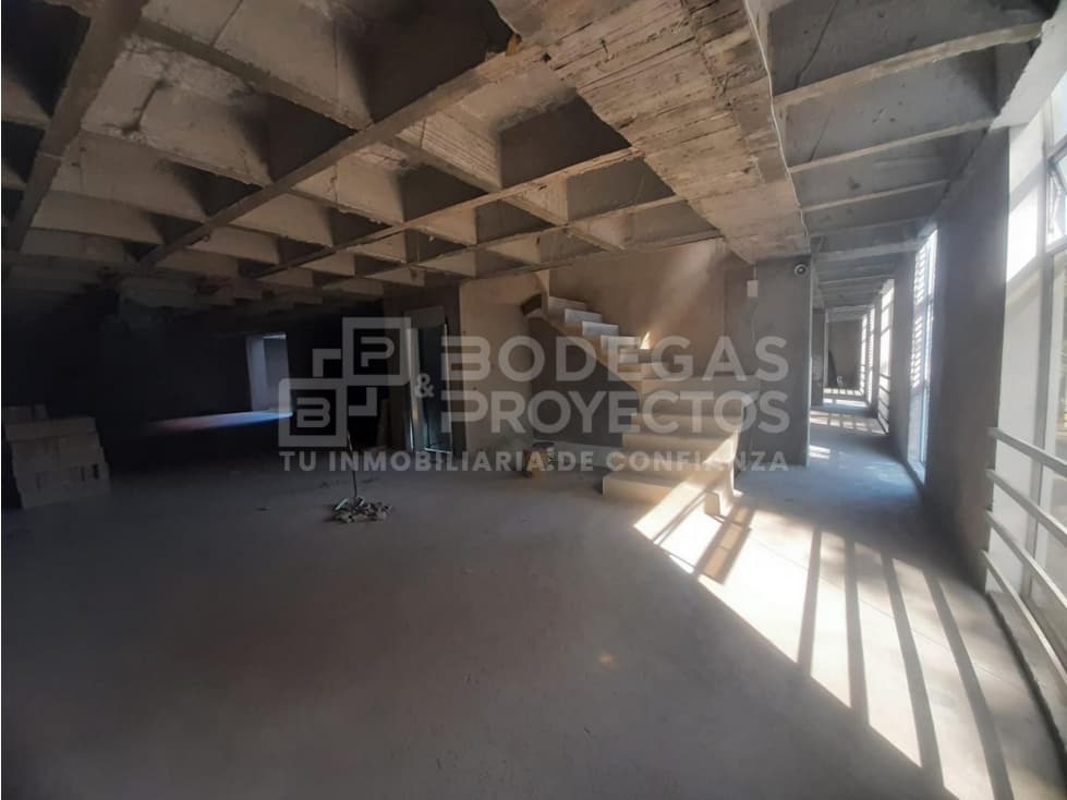 EDIFICIO DISPONIBLE PARA ARRIENDO EN MEDELLÍN - 1