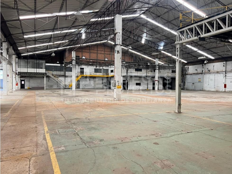 BODEGA DISPONIBLE PARA VENTA Y ARRIENDO EN ITAGÜÍ - 1