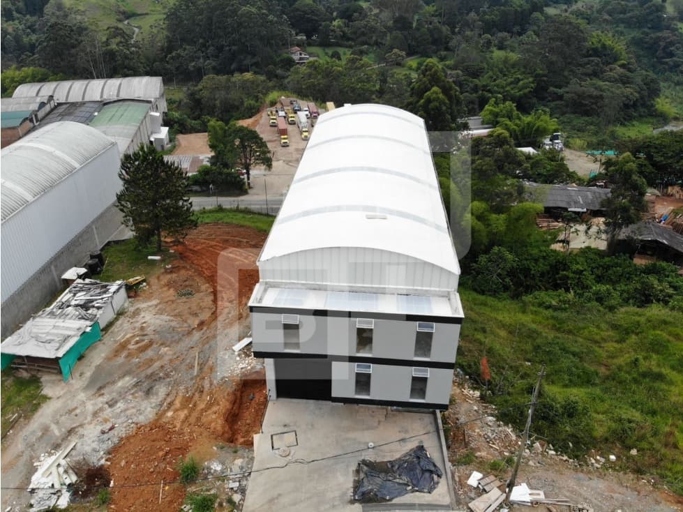 BODEGA PARA ARRIENDO EN CALDAS - 1