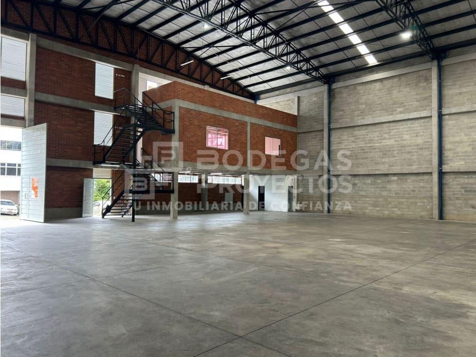 ARRIENDO BODEGA EN COPACABANA - 1