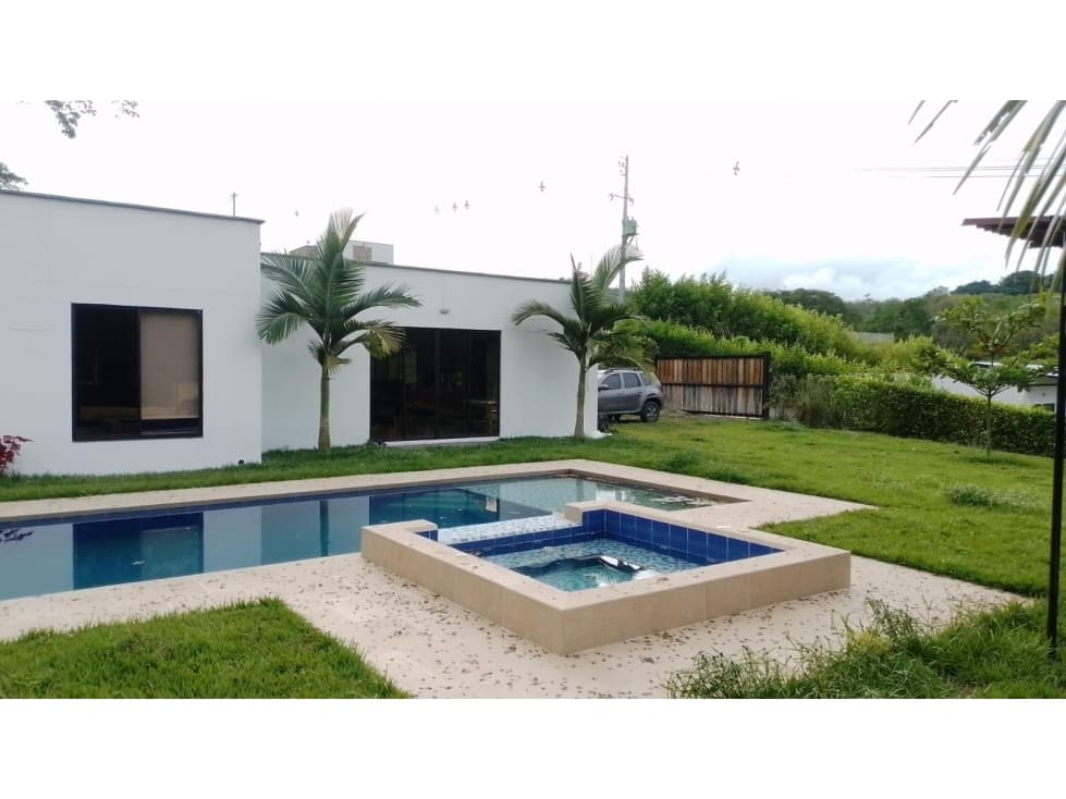 VENDE CASA CAMPESTRE KM 46 VIA MEDELLIN - 1