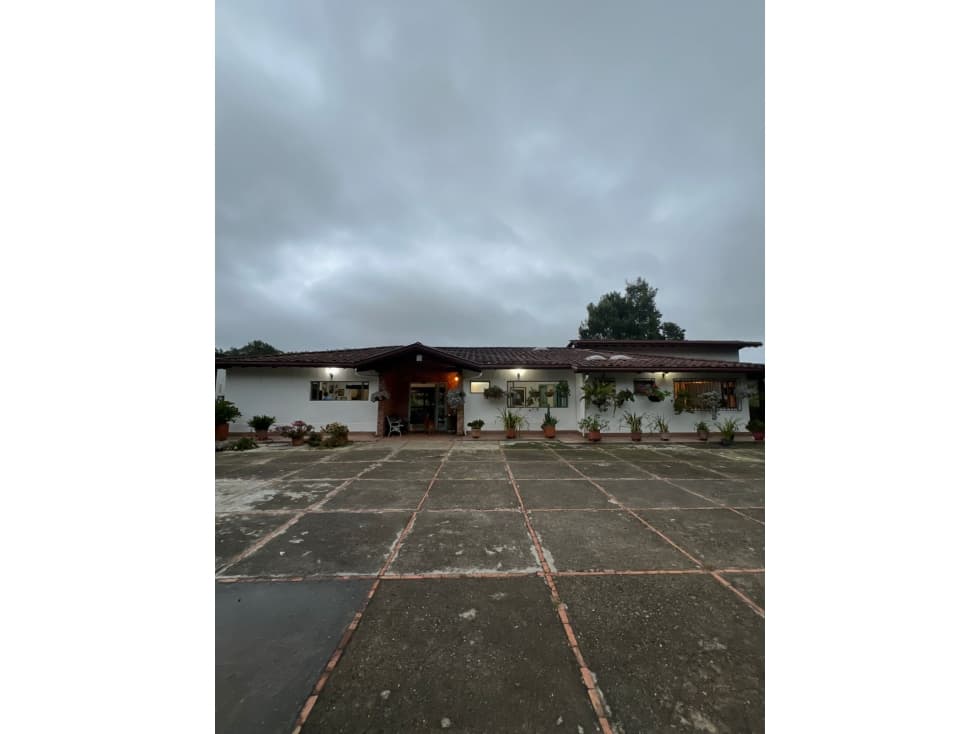 Finca disponible para Renta amoblada ubicada en el Retiro. - 1