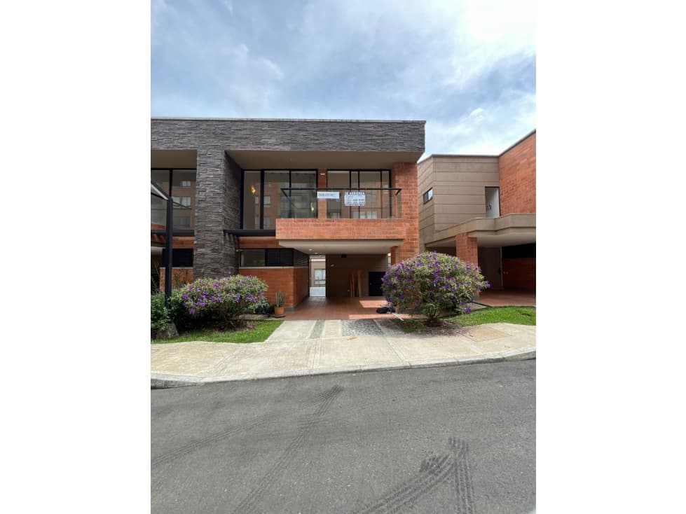 Casa disponible para Renta tradicional, el Retiro. - 1