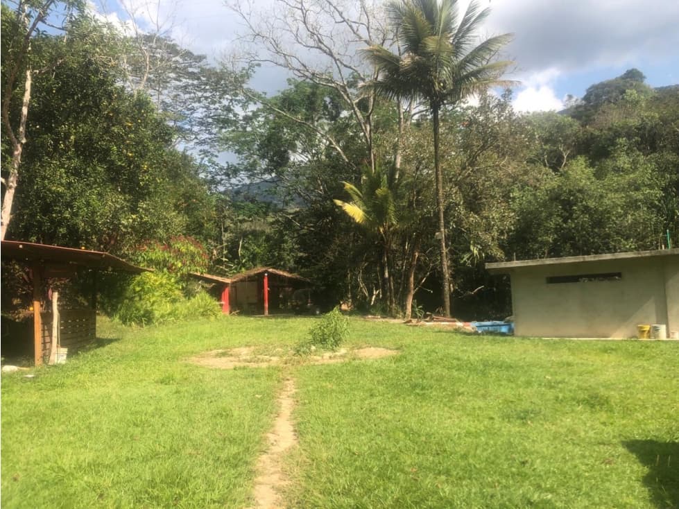 Venta de lote con casa Barbosa, Antioquia - 1