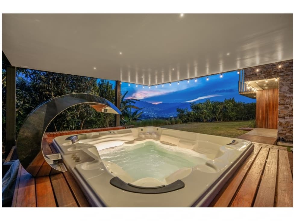 Casa en Venta en Envigado sector El Escobero - 1