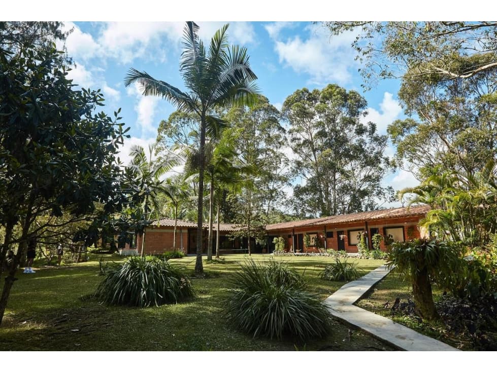 Península en Venta en El Peñol - 1