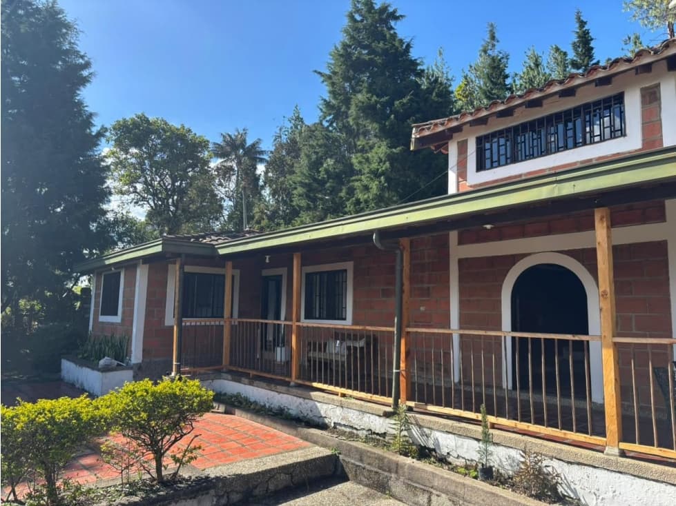 Casa en Venta en Guarne - 1