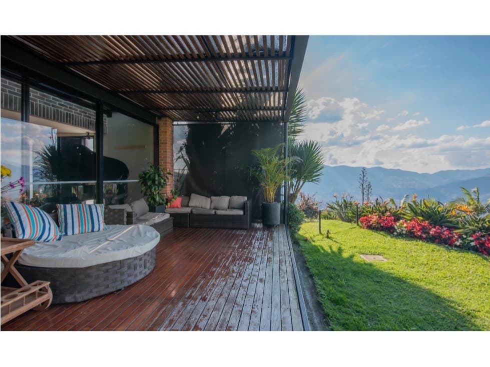 Casa para la Venta en Medellín Alto de Palmas - 1