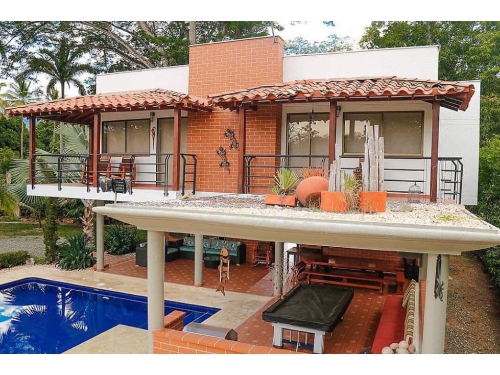Cabaña En Santa Fe de Antioquia Para la Venta - 1