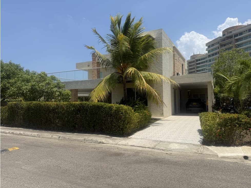 Hermosa Casa en venta - Aguamarina - 1