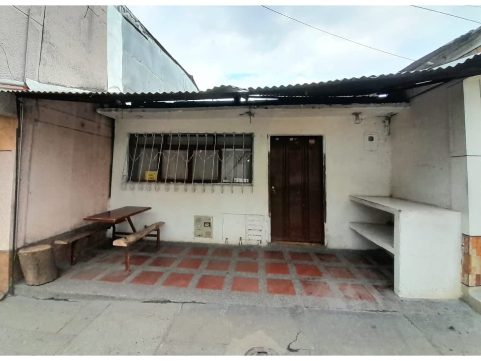 SE VENDE AMPLIA CASA EN CIRCASIA - 1