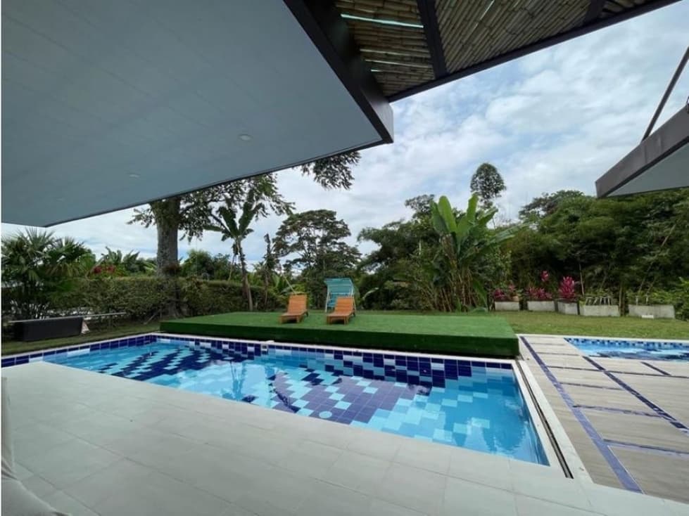 Se Vende Hermosa Casa Campestre Via El Caimo/ El Campestre Armenia - 1