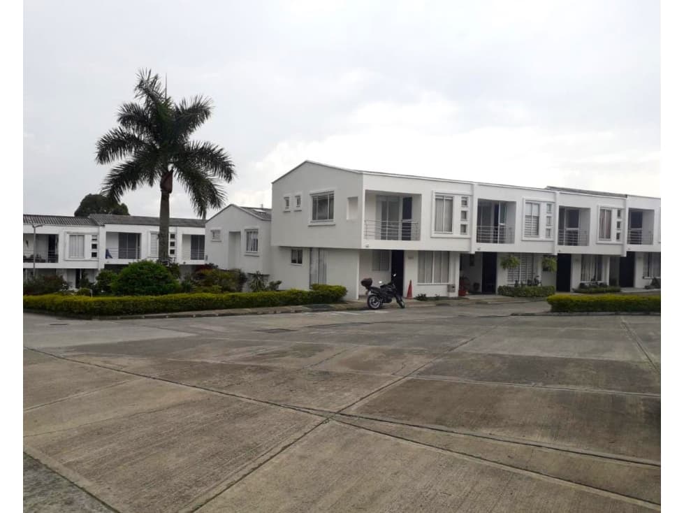 SE VENDE HERMOSA CASA EN CONJUNTO CERRADO EN CIRCASIA - 1