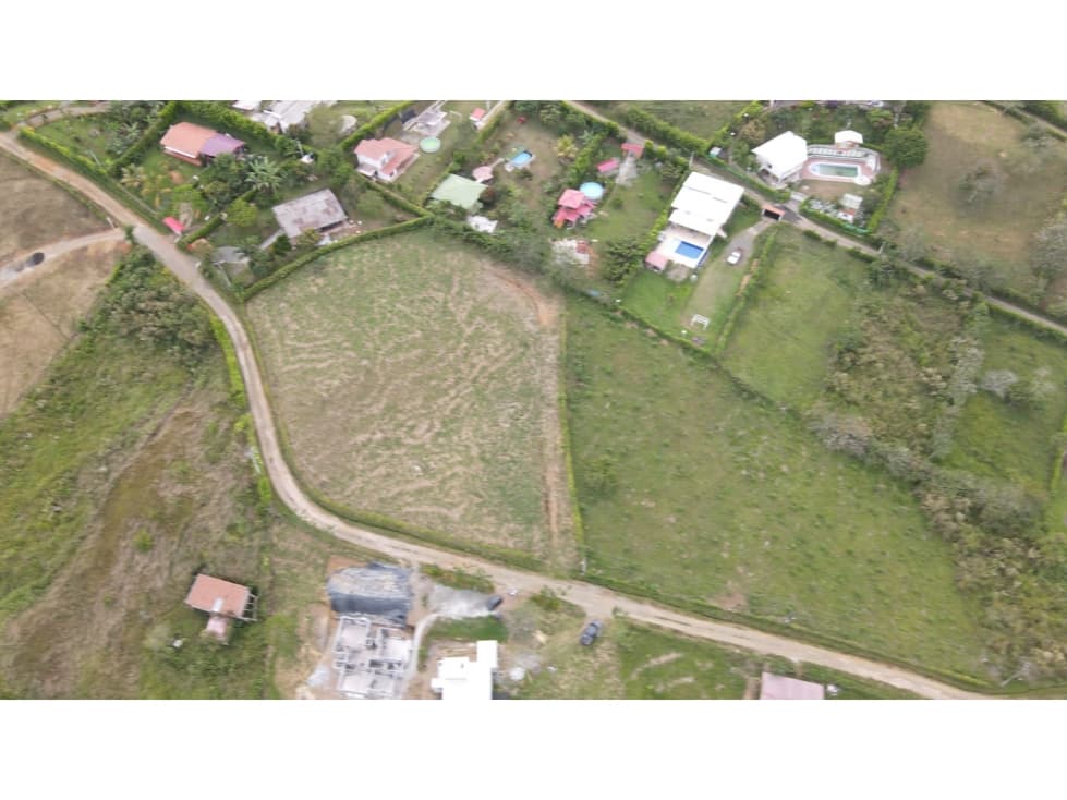 VENDO O PERMUTO GRANDIOSO LOTE EN EL SECTOR ACAPULCO-CALDAS - 1