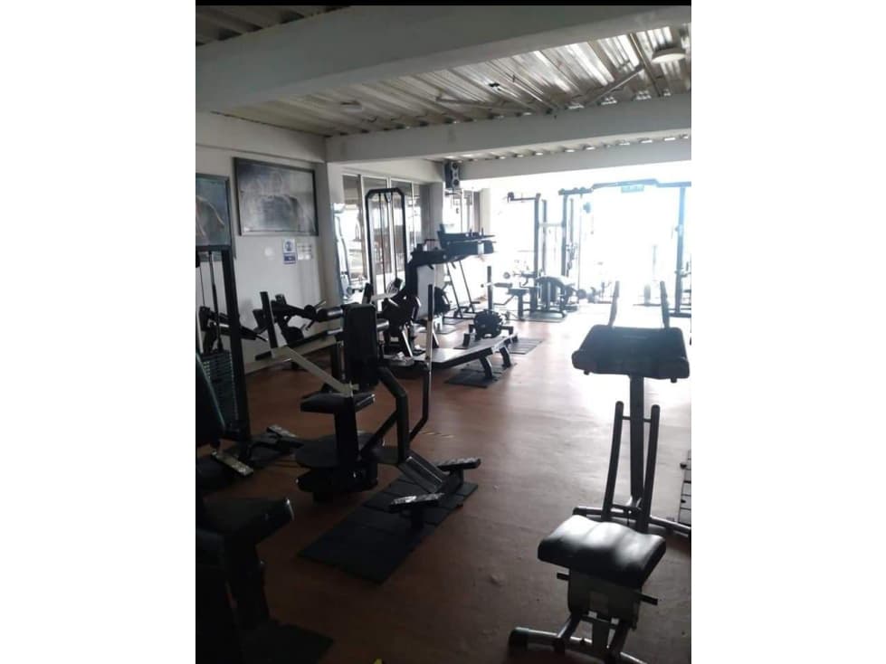 VENDEMOS EXCELENTE EDIFICIO PARA INVERSION EN DOSQUEBRADAS - 1