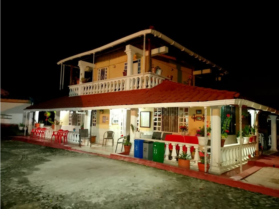 SE RENTA CASA CAMPESTRE USO TURISTICO O RESIDENCIAL MONTENEGRO. - 1