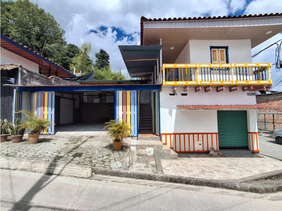 SE VENDE CASA ESQUINERA USO COMERCIAL O TURISTICO, SALENTO QUINDIO - 1