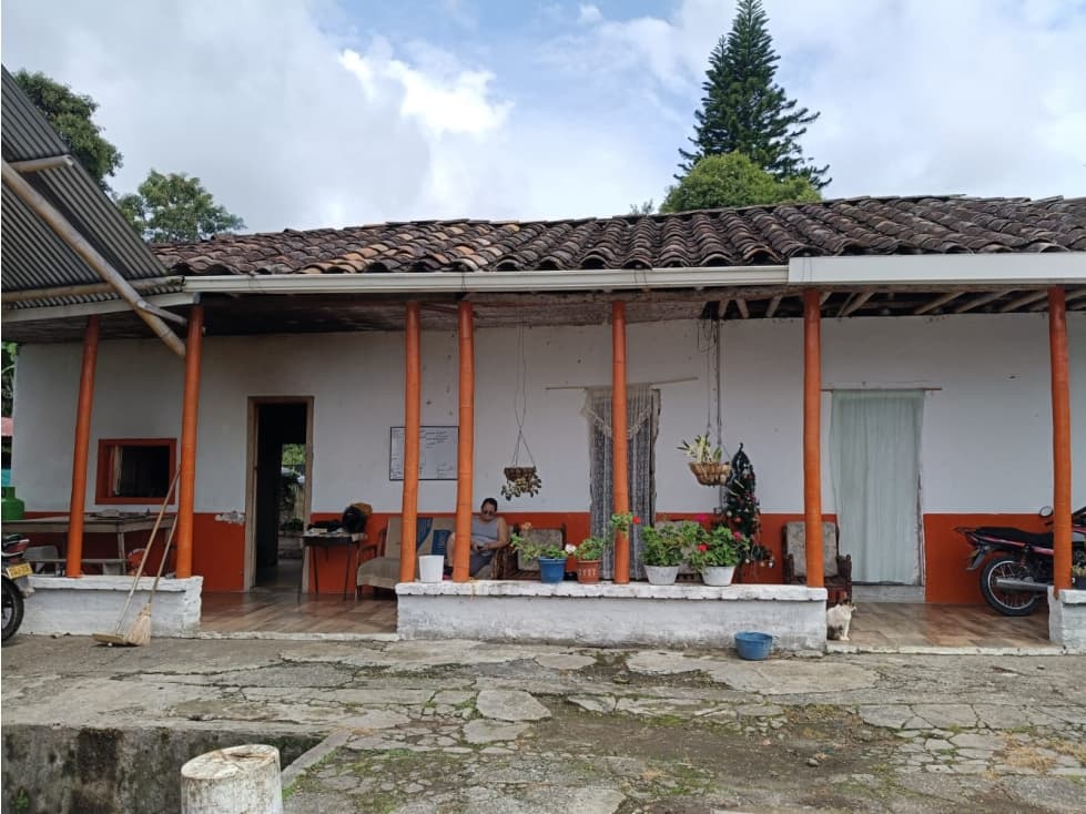 Se Vende Finca en Quimbaya - Quindío - 1