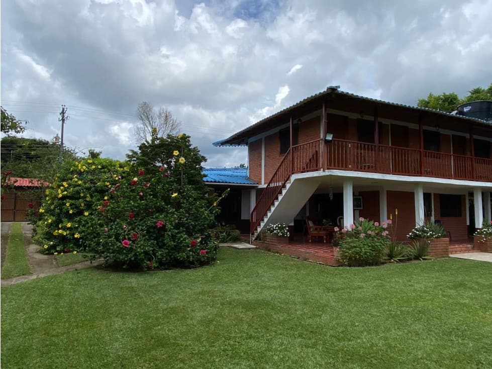 Se Vende Chalet En Montenegro Quindío. - 1
