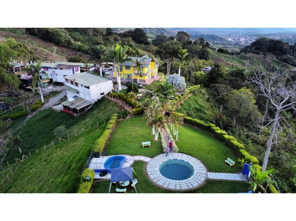 Se Vende Finca Hotel Entre Armenia y Calarcá - 1