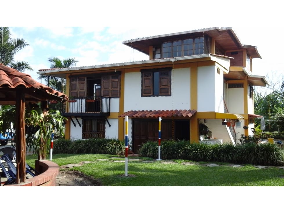 Se Vende Chalet En Pueblo Tapao - Montenegro - Quindío - 1