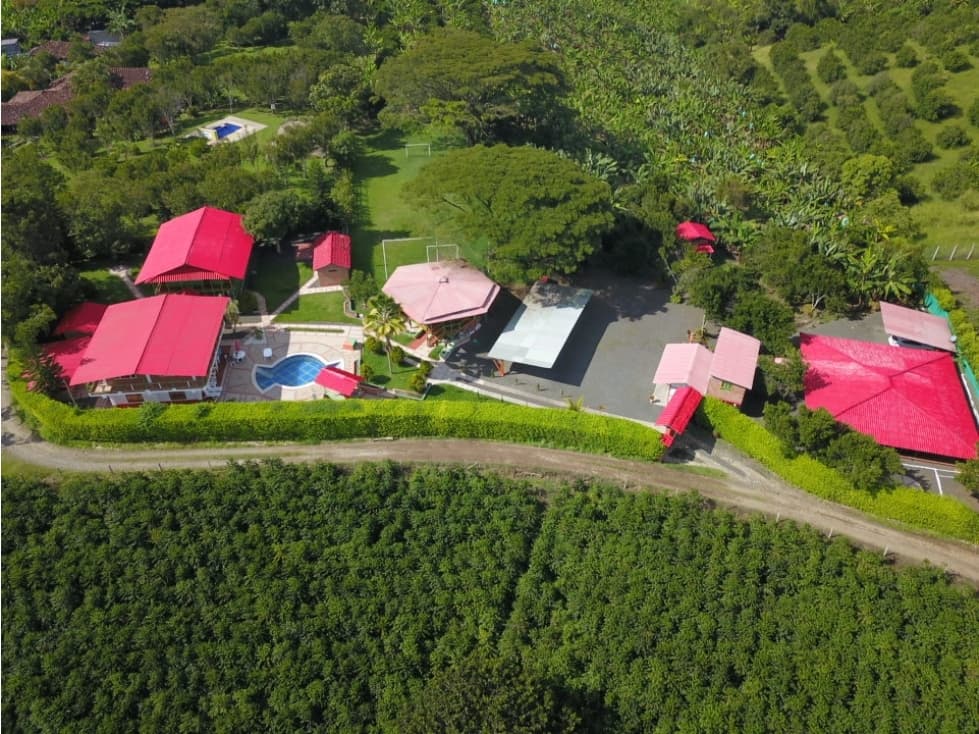 Se vende finca hotel en Quimbaya - 1