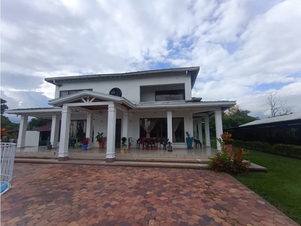 Se Vende Finca Hotel Via Barcelona - Quindío - 1