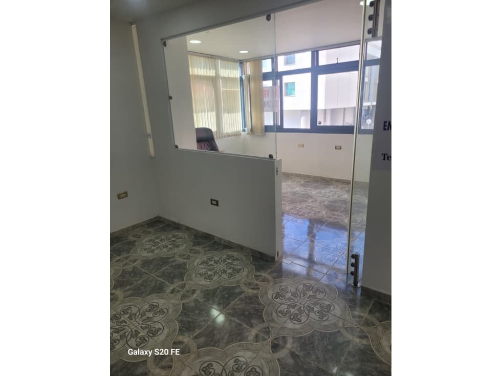 SE VENDE OFICINA EN EL CENTRO DE ARMENIA - 1