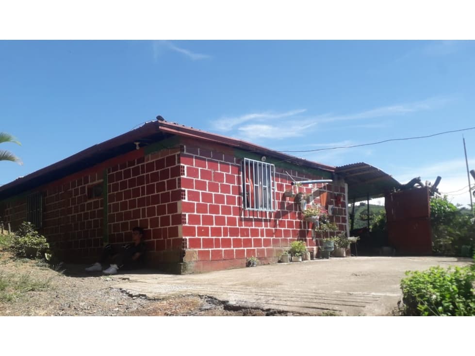 VENDO FINCA PEQUEÑA EN LA VIA MARSELLA - 1