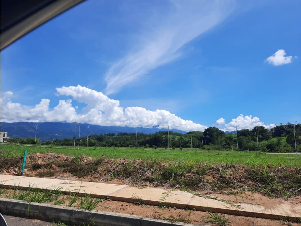 SE VENDE LOTE EN CONDOMINIO CAMPESTRE - 1