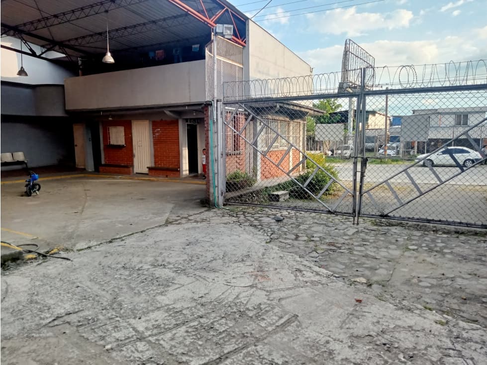 RENTO AMPLIA BODEGA EN LA BADEA DOSQUEBRADAS - 1