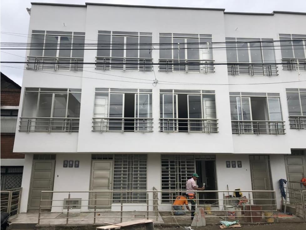 EN VENTA ESPECTACULAR INVERSION EN EL POBLADO II - 1