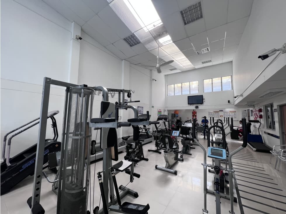 Se ARRIENDA local - Sector Clínicas - 1