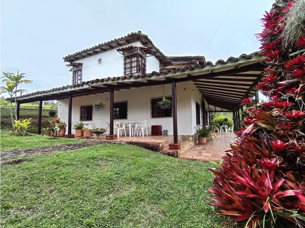 SE VENDE CASA CAMPESTRE PARCELACION EL CARMELO - 1