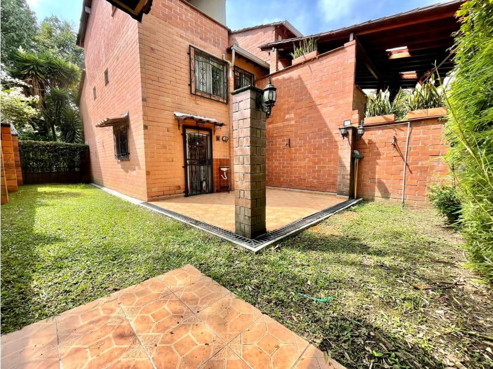 Linda casa esquinera en Suramerica itagüí - 1