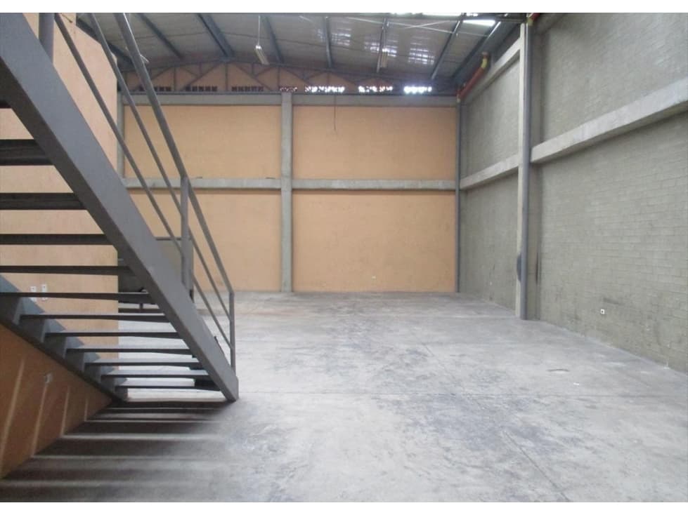Bodega en Arriendo en Itagui - 1
